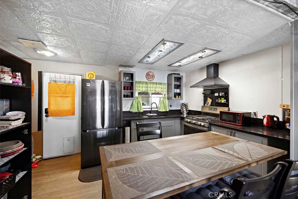 1081 W Arrow Highway 46