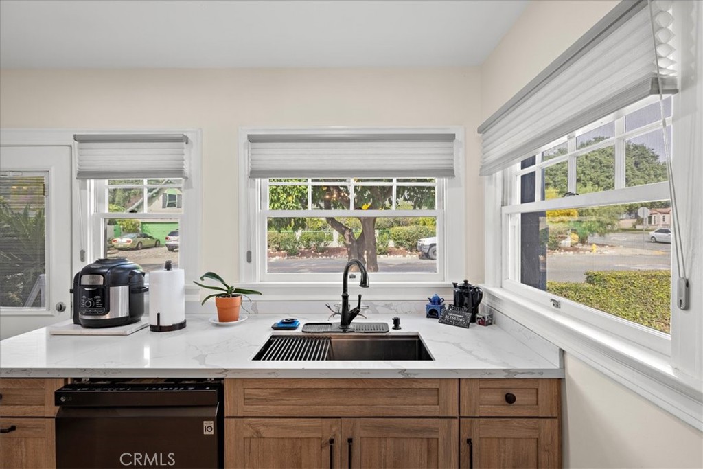 457 N Glendora Avenue