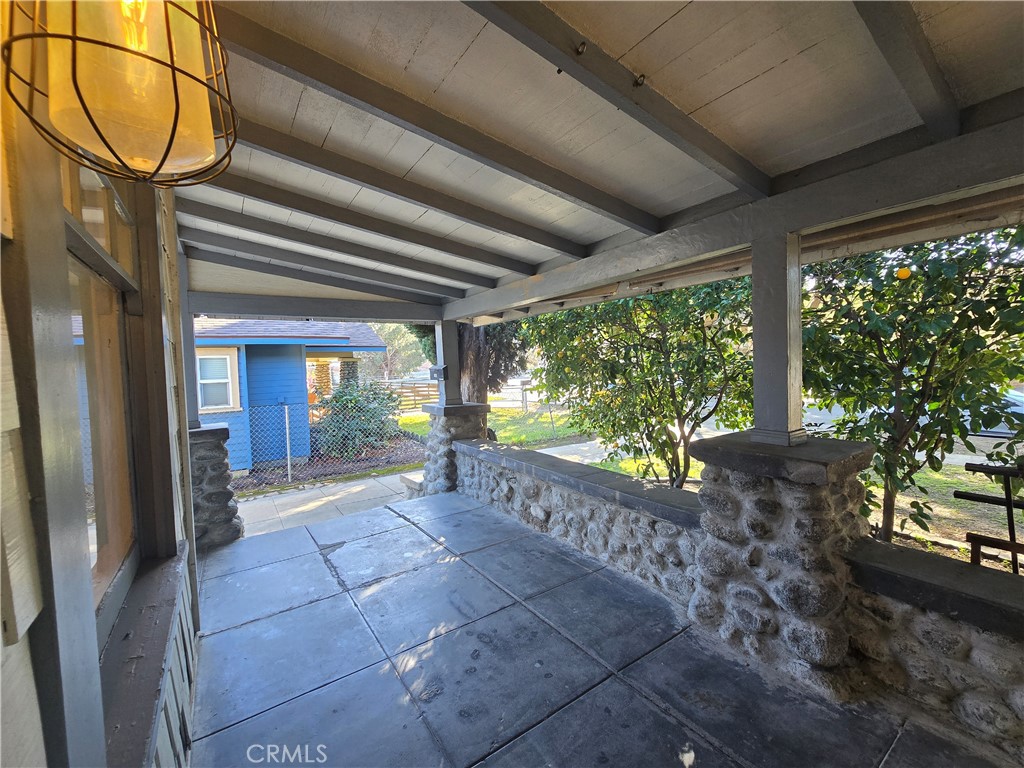 396 N Mentor Avenue 396