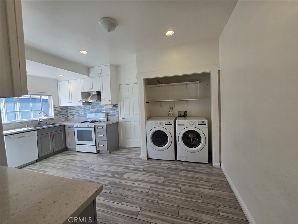 396 N Mentor Avenue 396