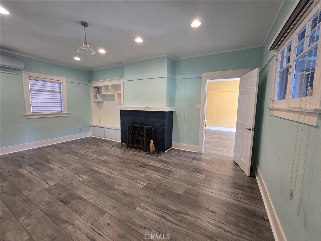 396 N Mentor Avenue 396