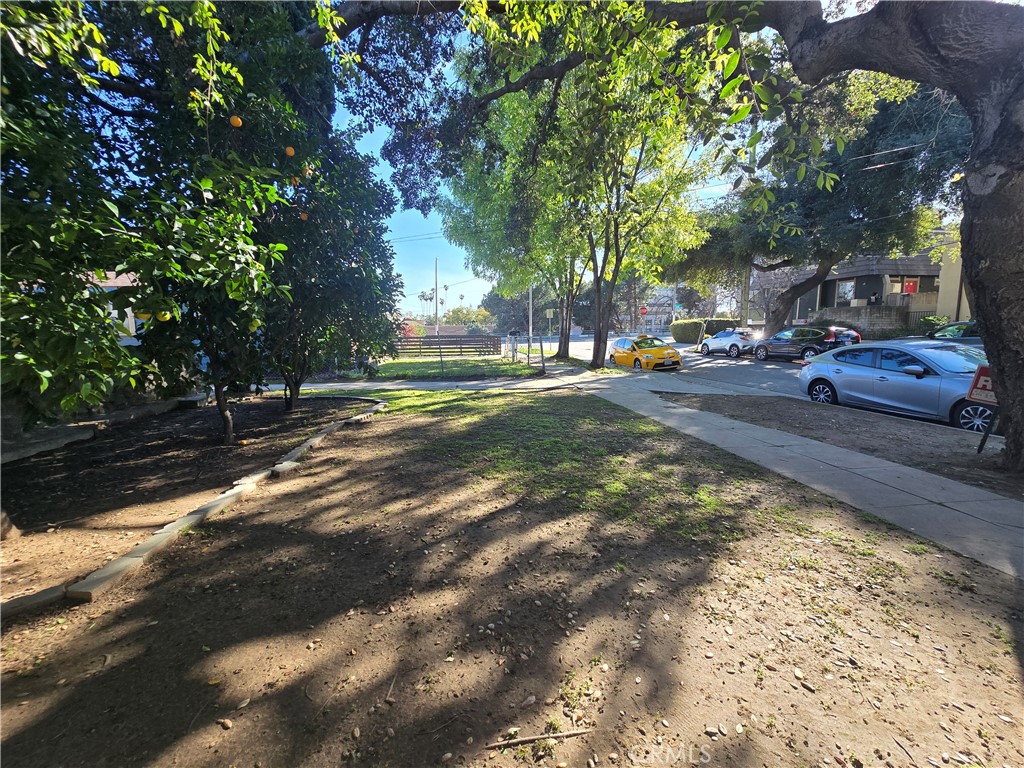 396 N Mentor Avenue 396