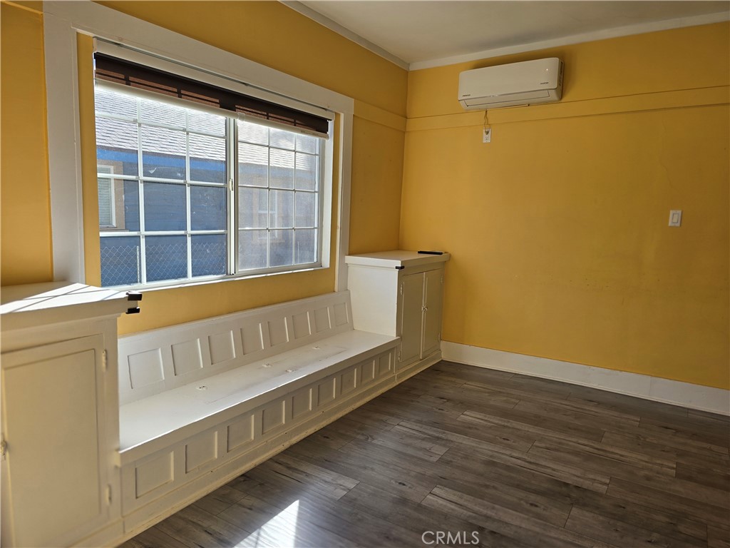 396 N Mentor Avenue 396