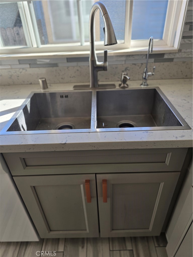 396 N Mentor Avenue 396