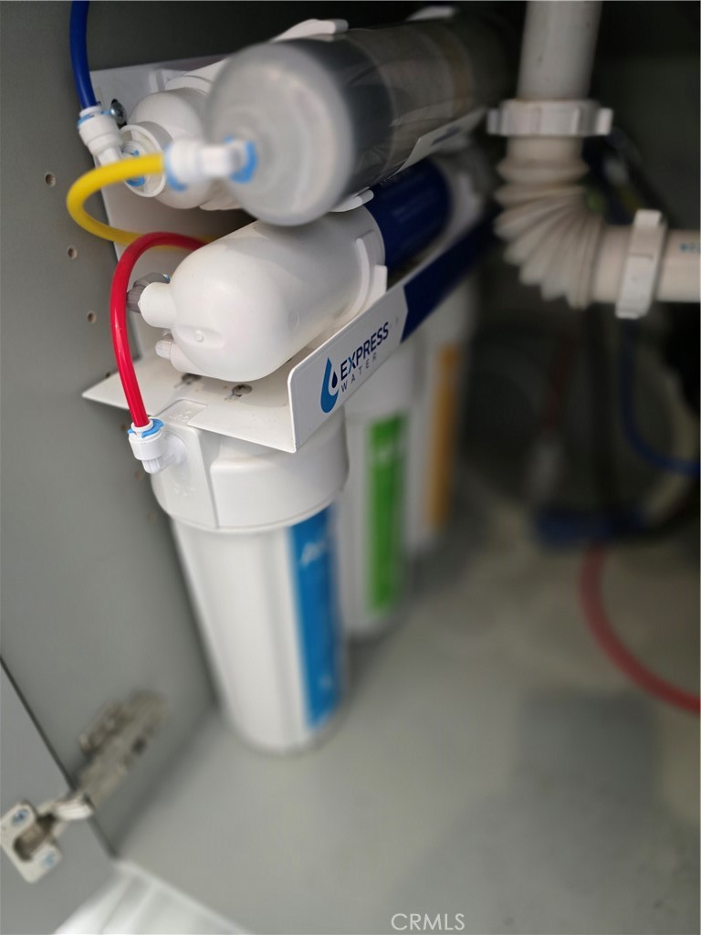 396 N Mentor Avenue 396