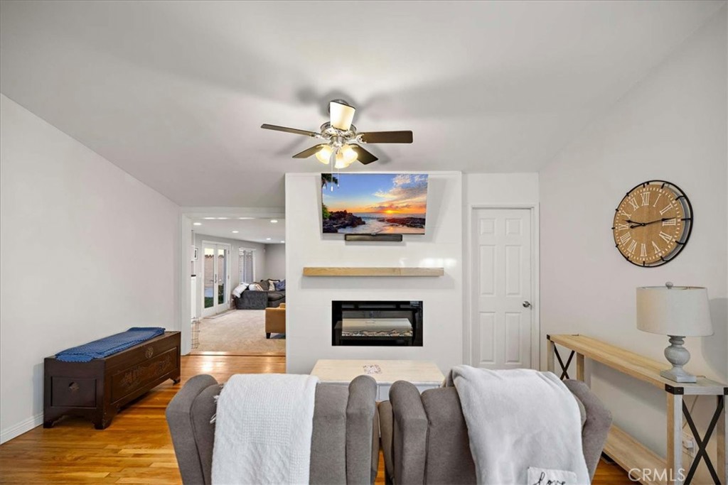 933 E Woodland