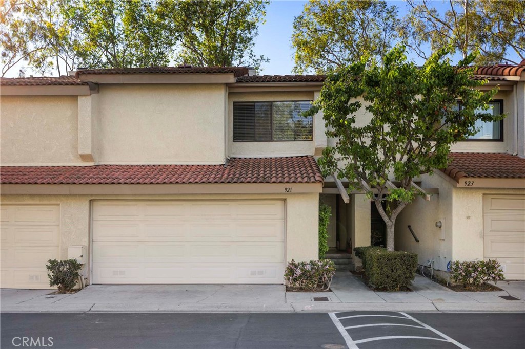 921 Creekside