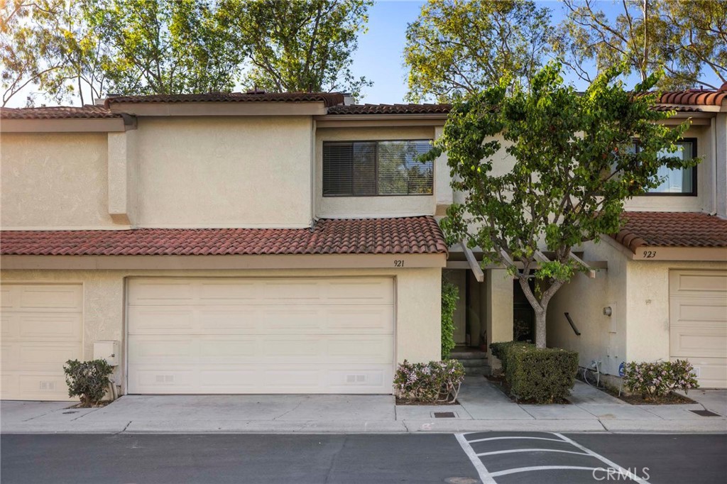 921 Creekside