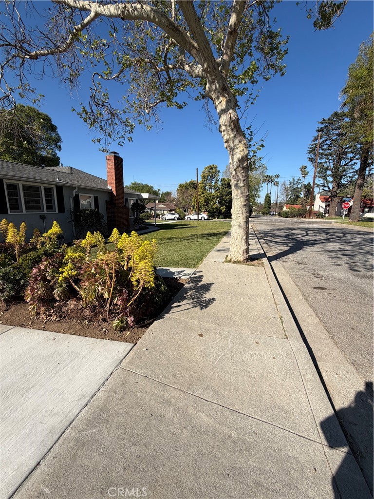 558 N Vermont Avenue