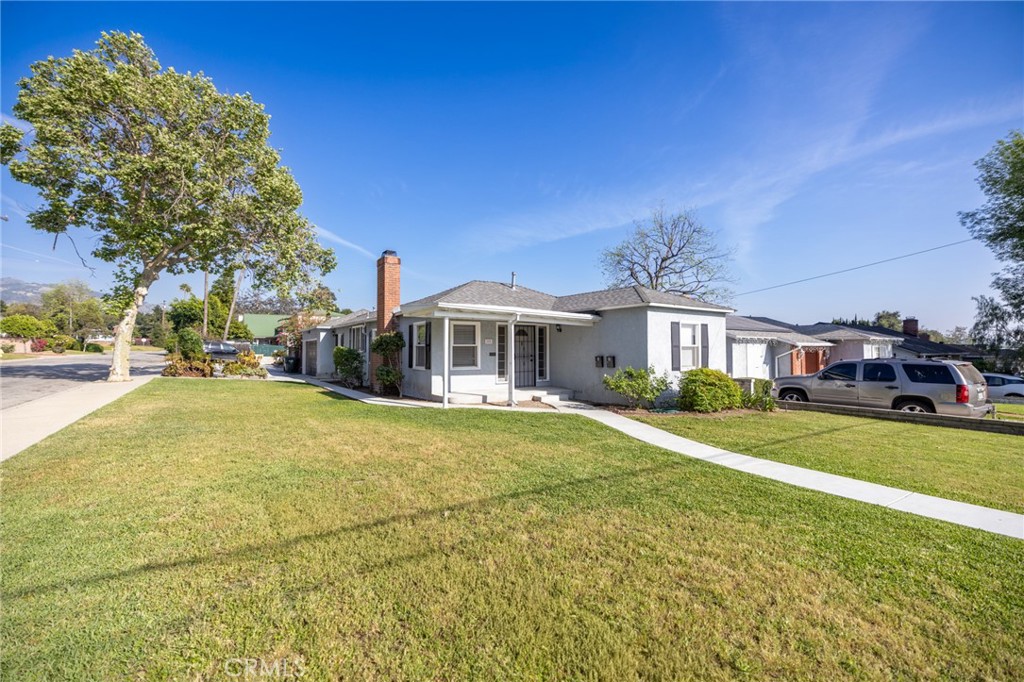 558 N Vermont Avenue