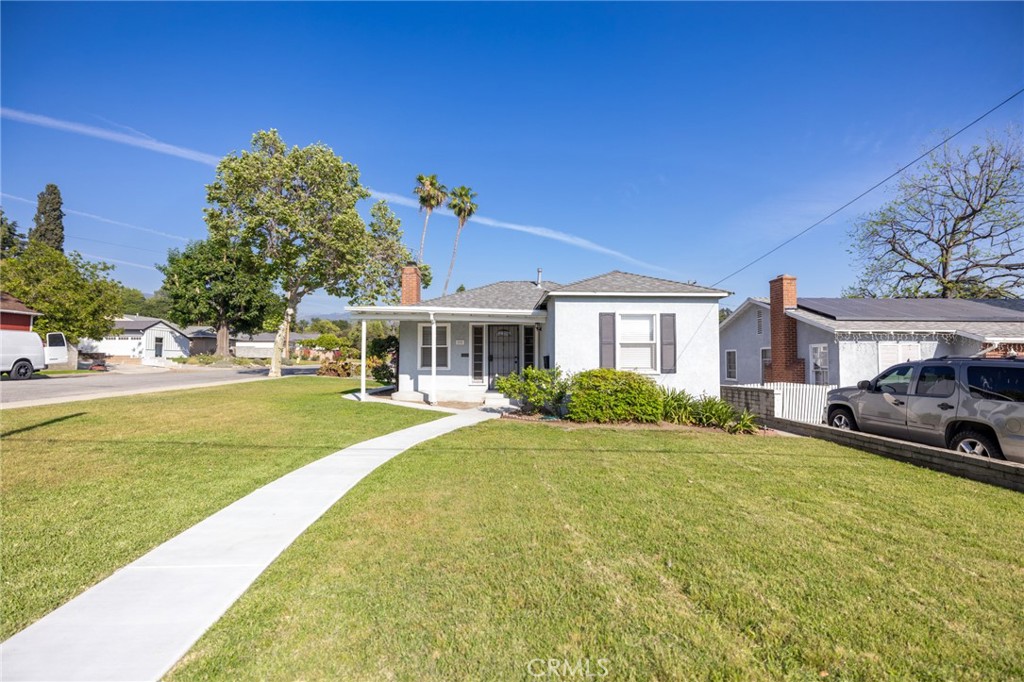 558 N Vermont Avenue