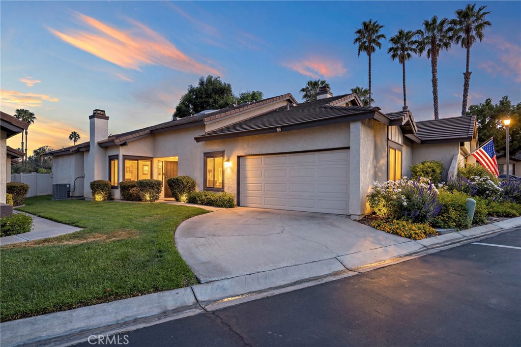 5050 Canyon Crest 7
