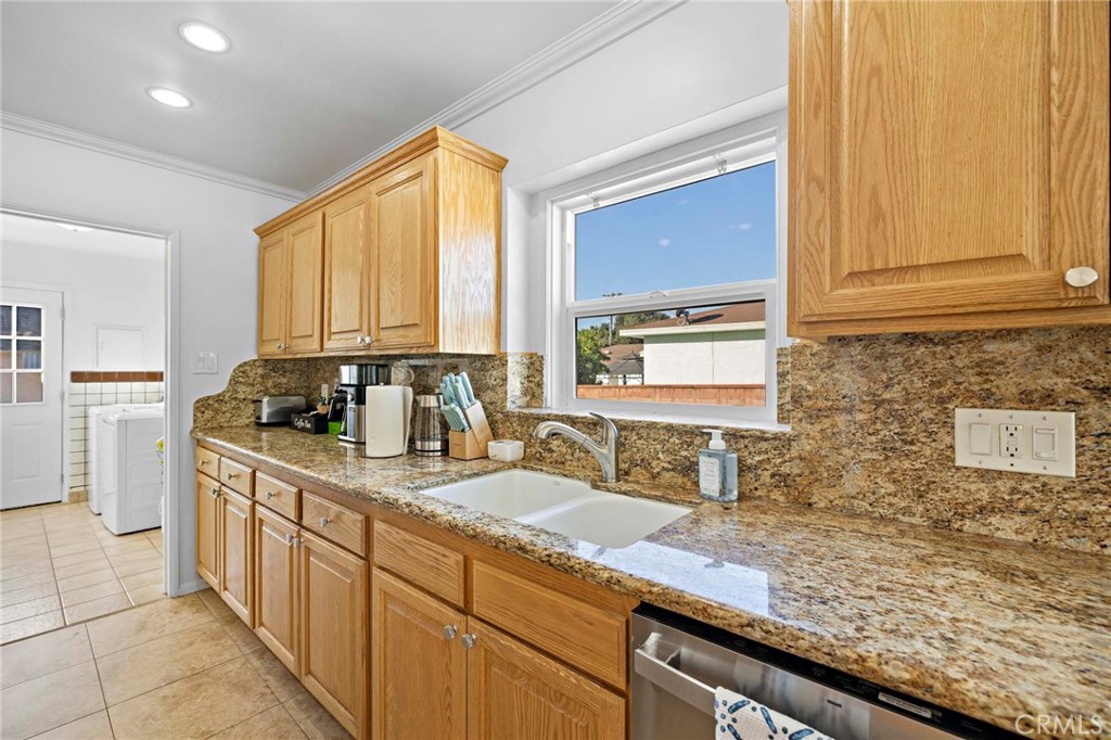 720 E Foothill