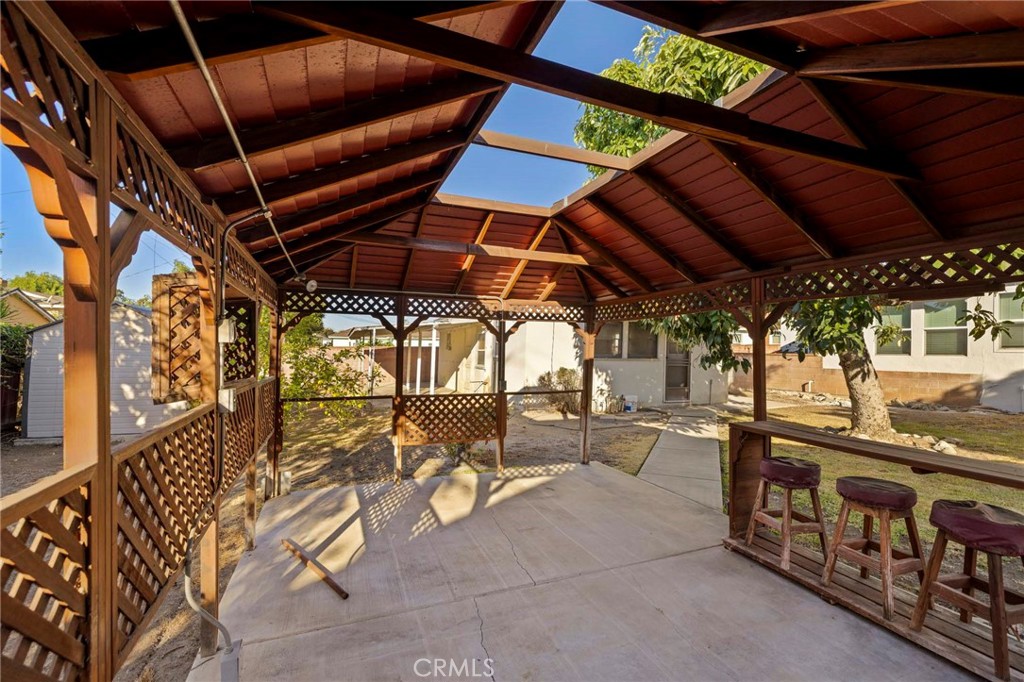 720 E Foothill