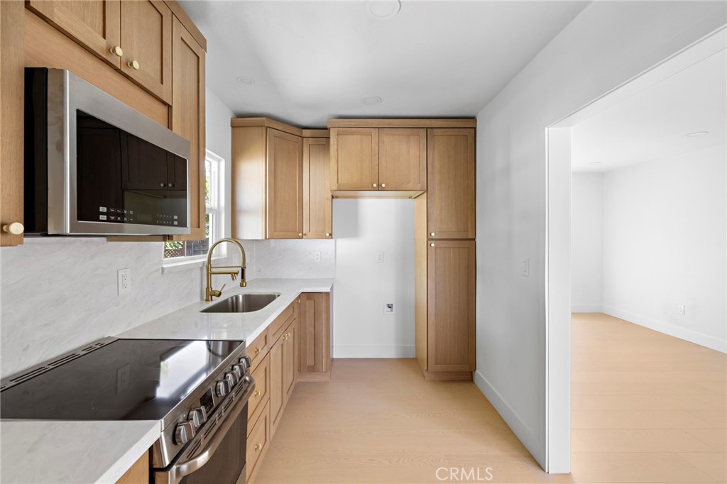 720 E Foothill