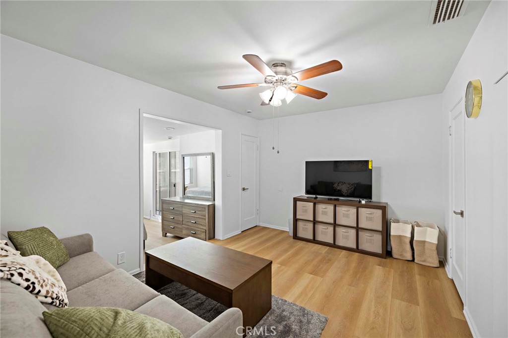 720 E Foothill