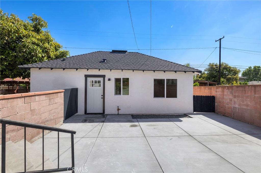 720 E Foothill