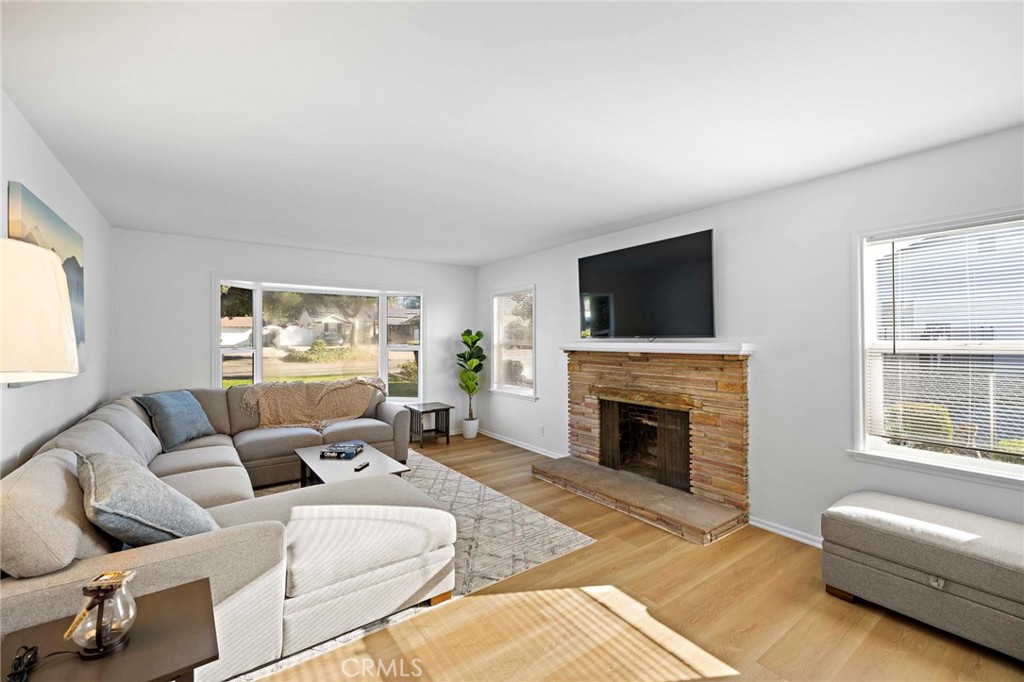 720 E Foothill
