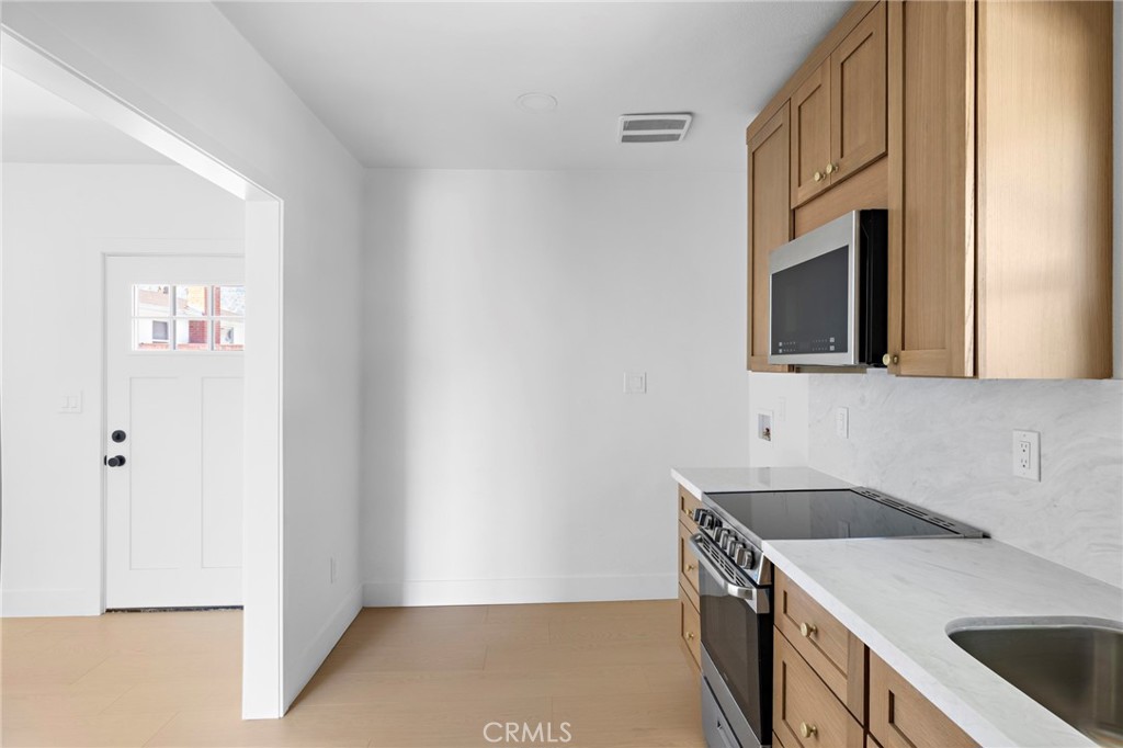 720 E Foothill