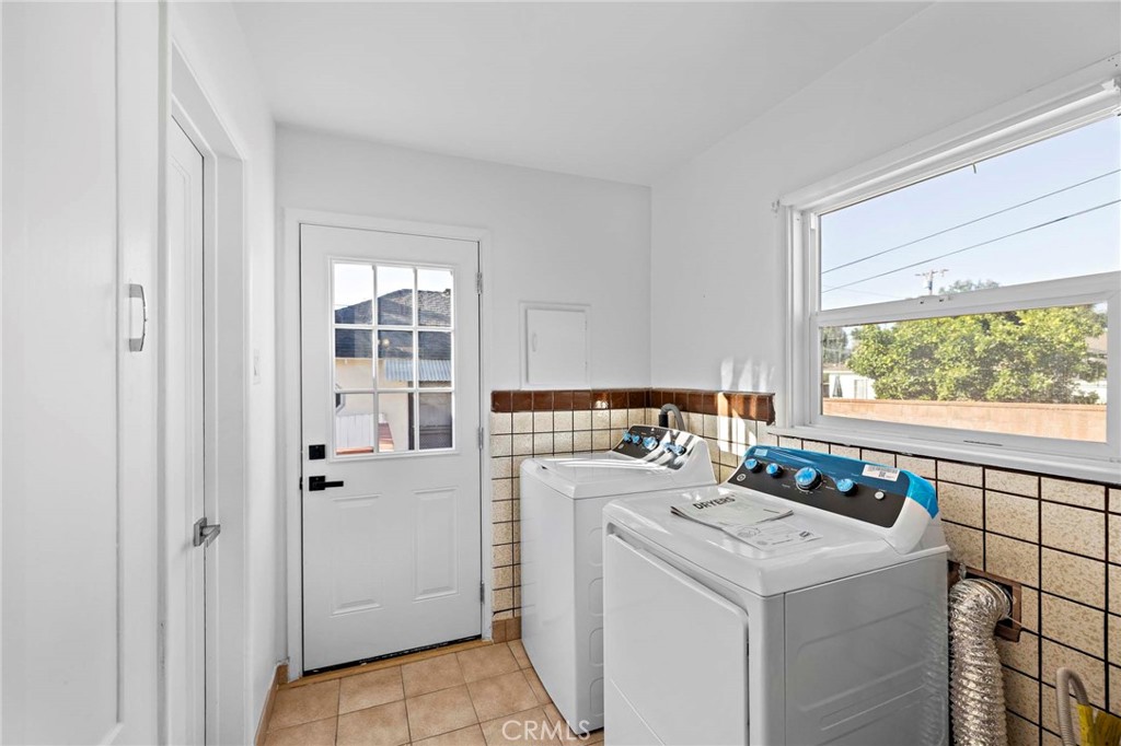720 E Foothill