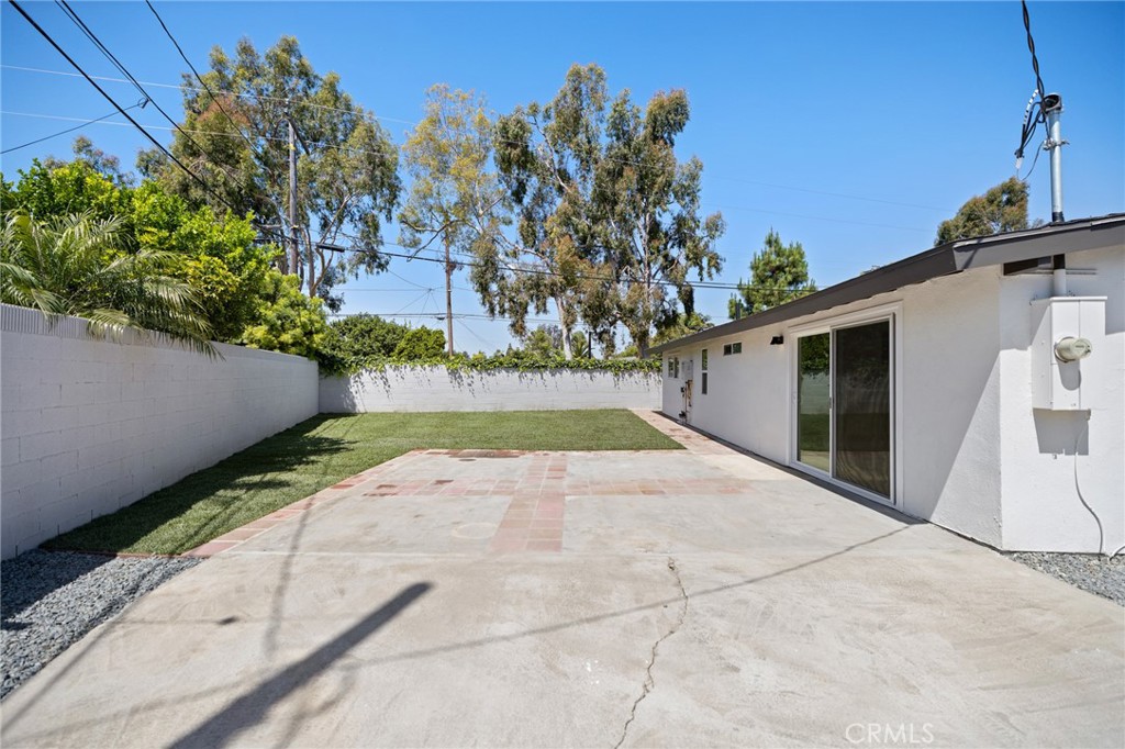 502 E Russell