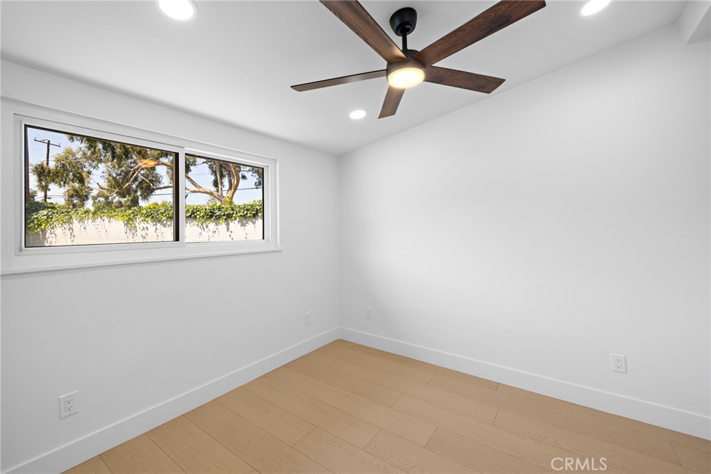 502 E Russell