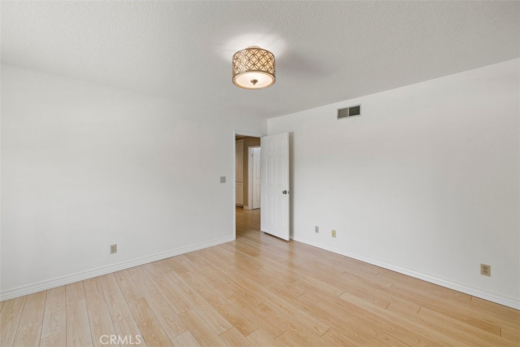 343 W Northridge