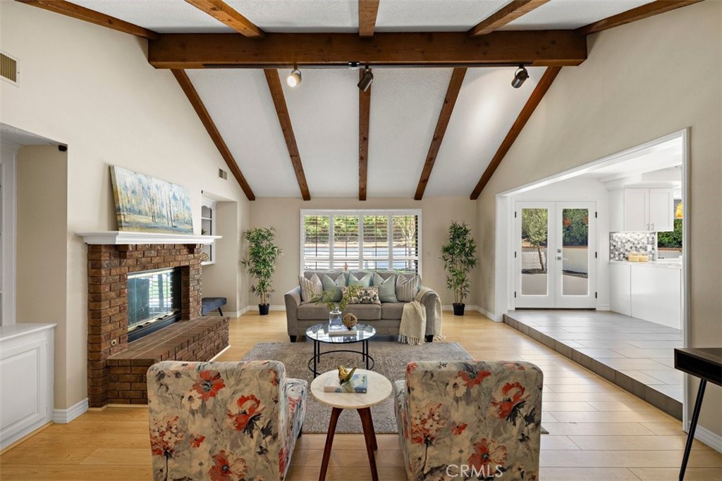 343 W Northridge