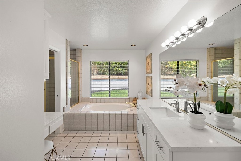 343 W Northridge