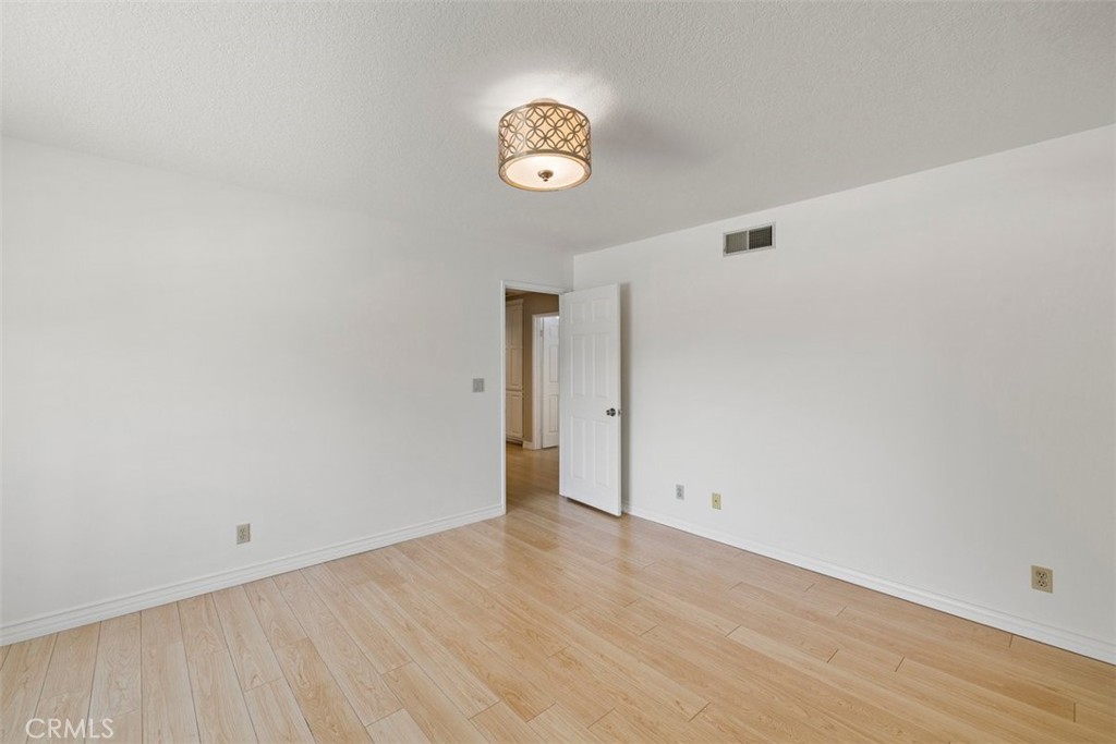 343 W Northridge
