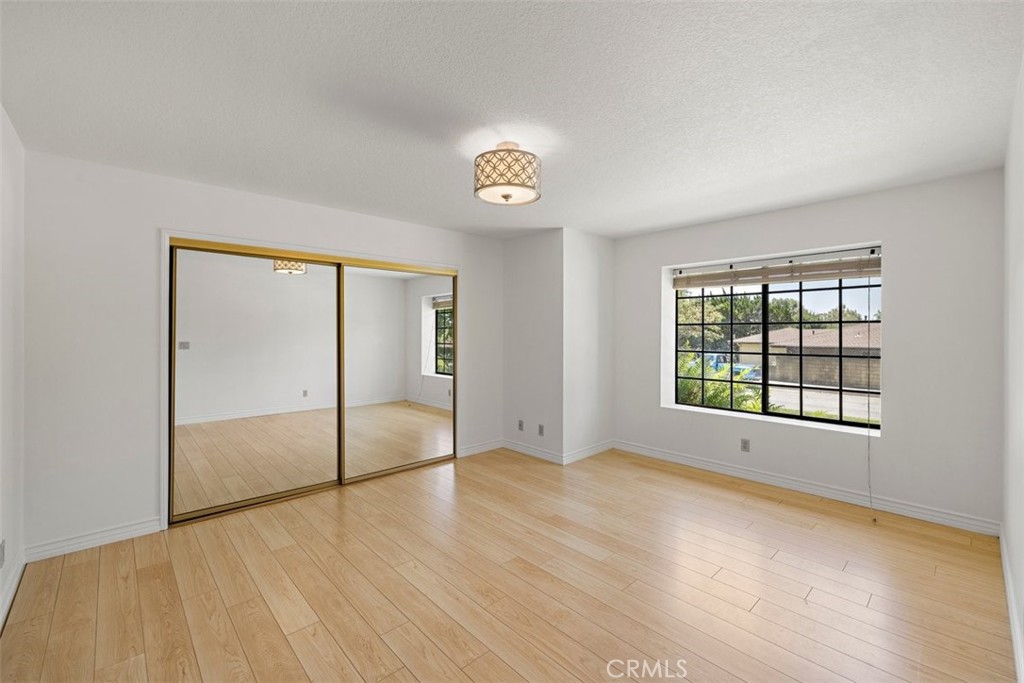 343 W Northridge