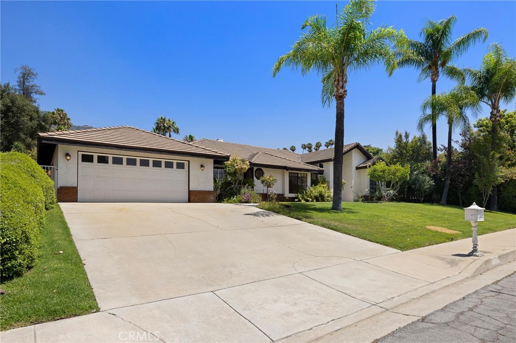 343 W Northridge