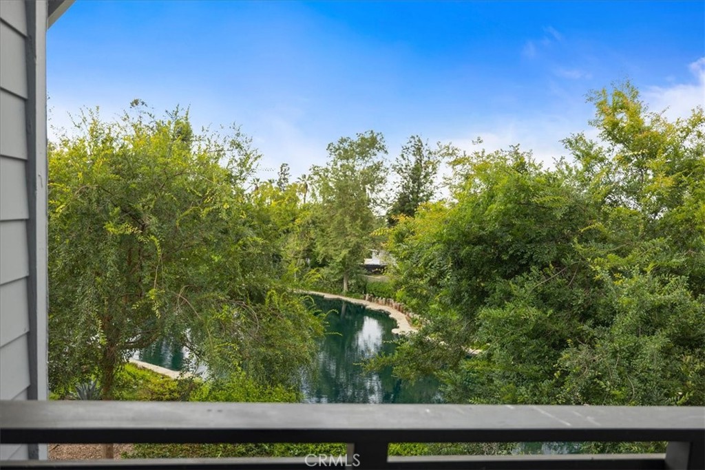 1083 Lakeview