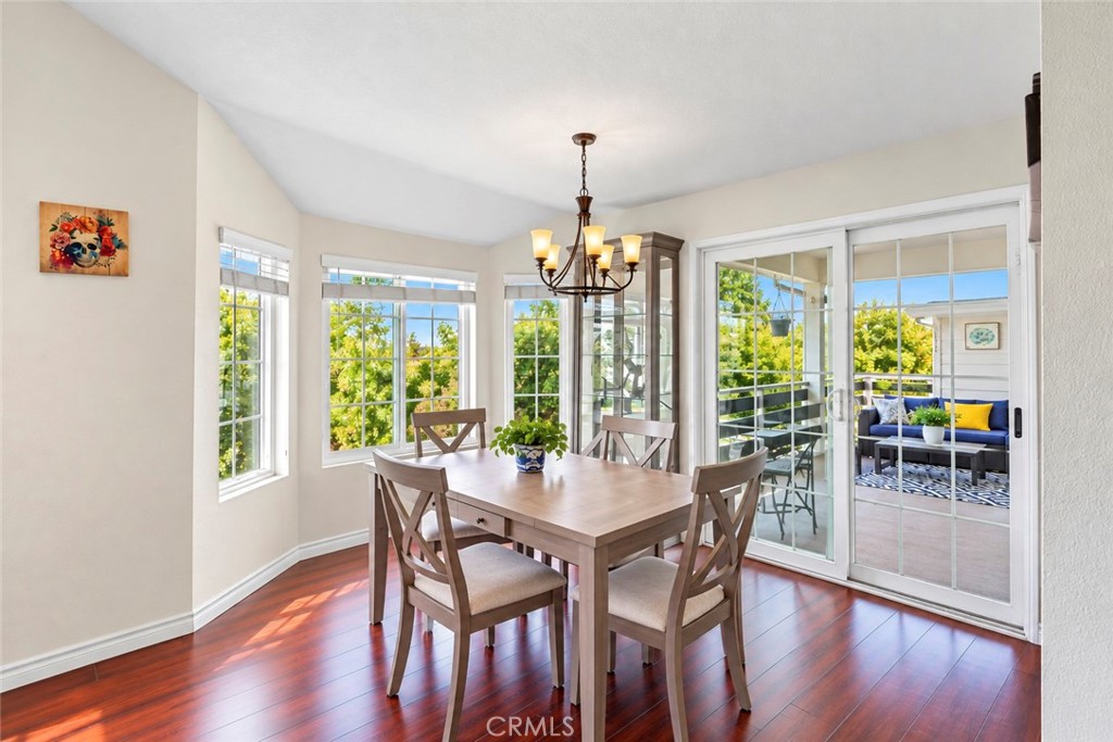 1083 Lakeview