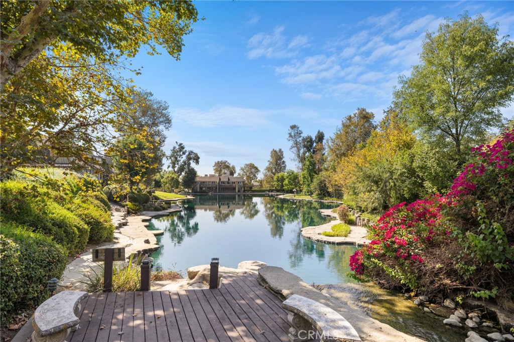 1083 Lakeview