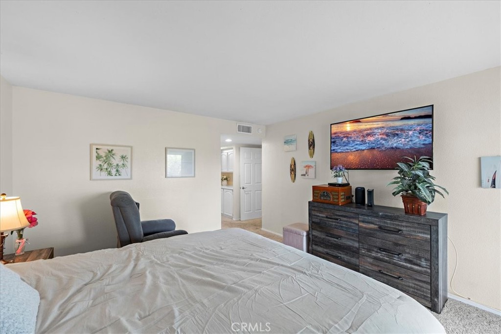 1083 Lakeview