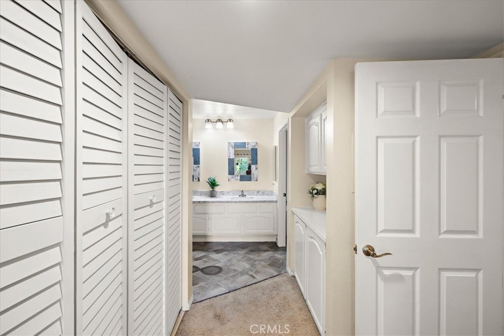1083 Lakeview
