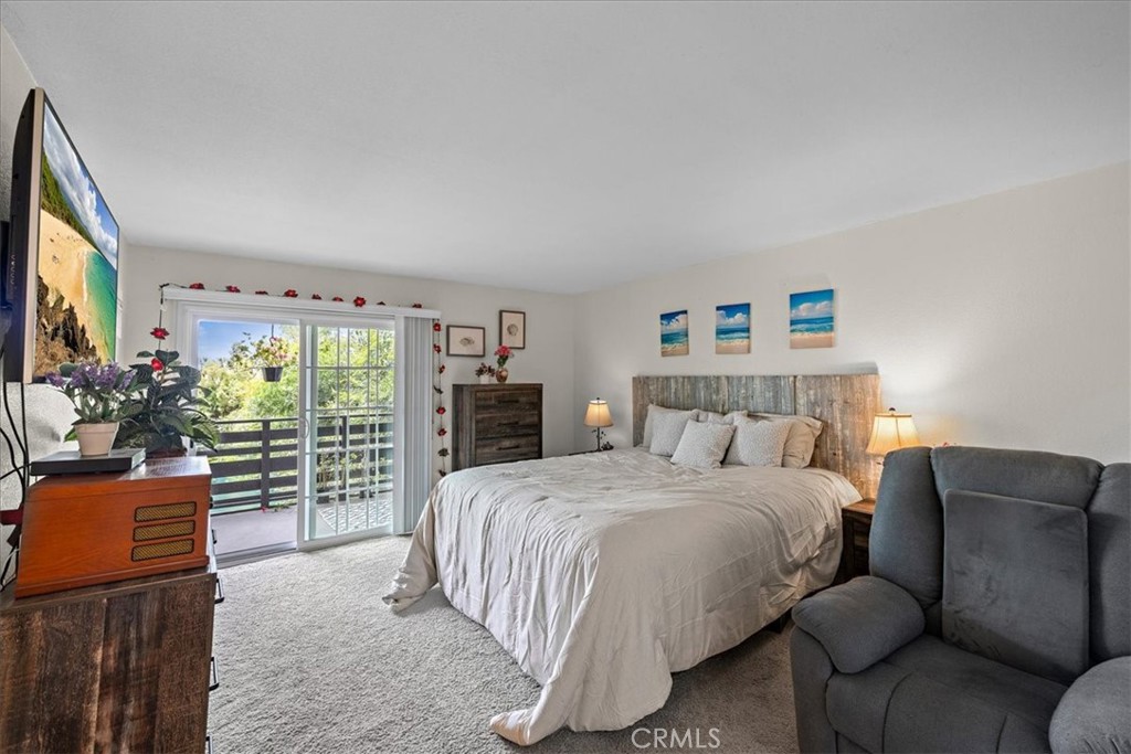 1083 Lakeview