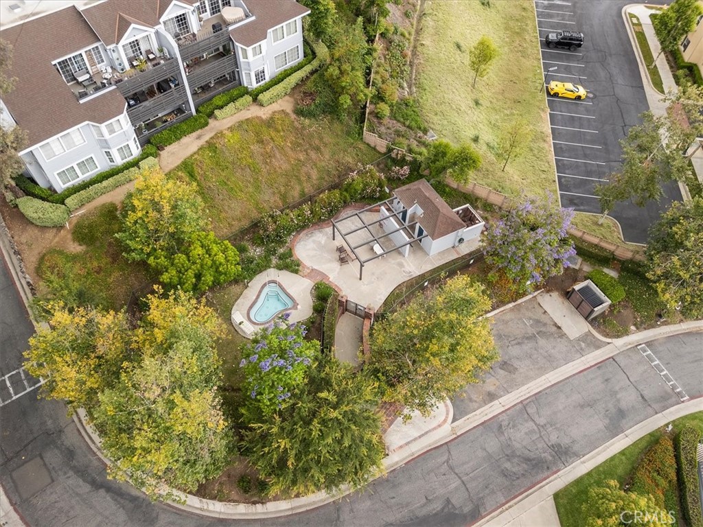 1083 Lakeview
