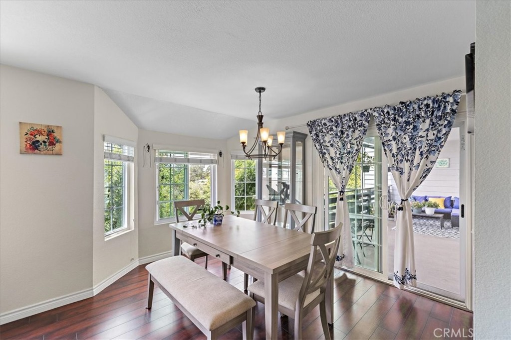 1083 Lakeview