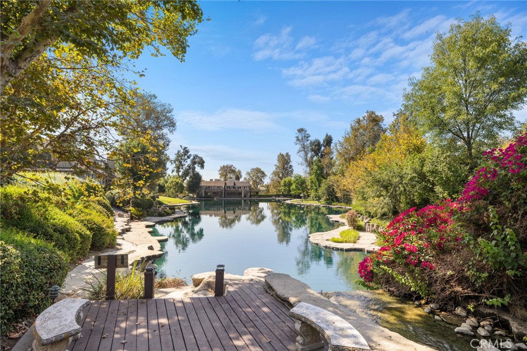 1083 Lakeview