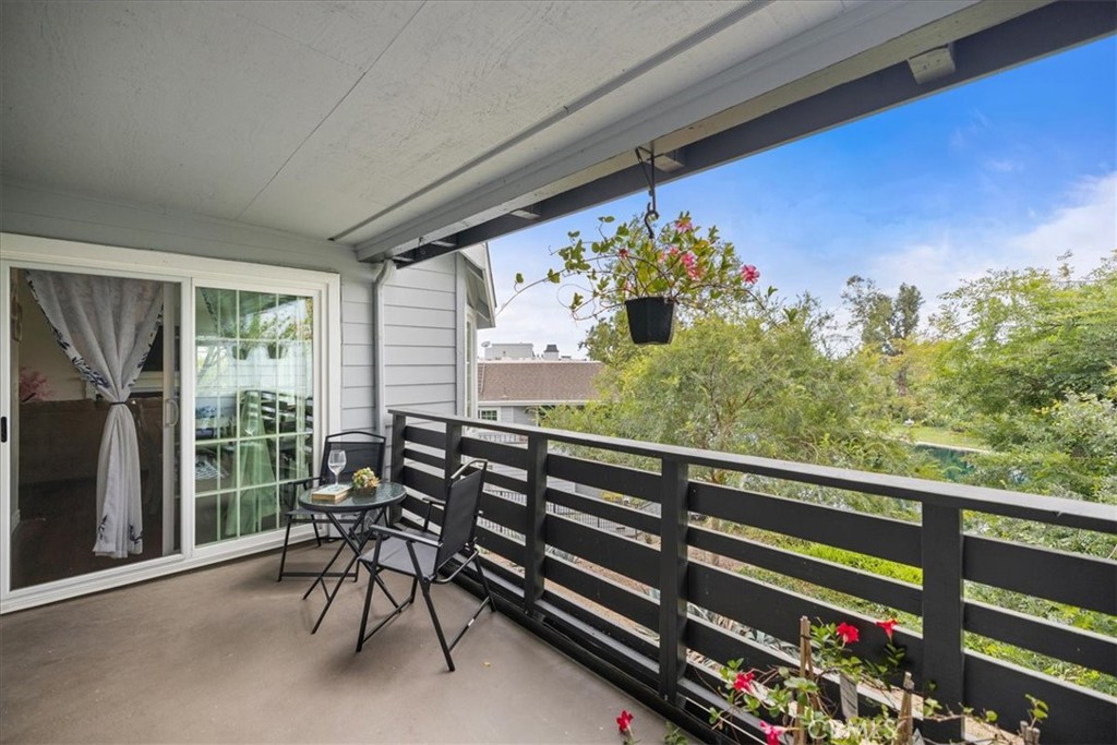 1083 Lakeview