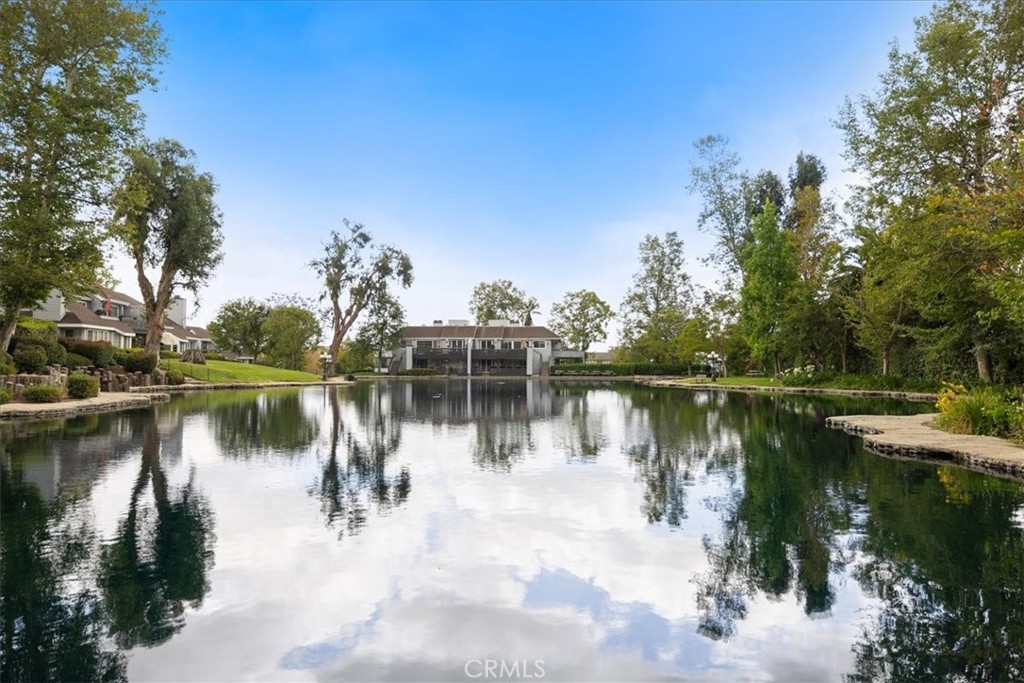 1083 Lakeview