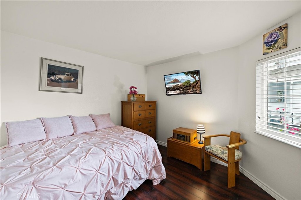 1083 Lakeview