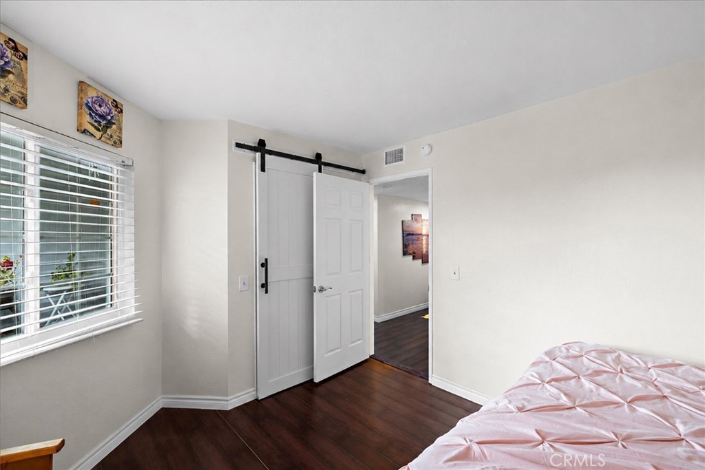 1083 Lakeview