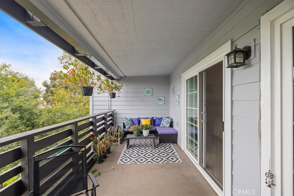 1083 Lakeview