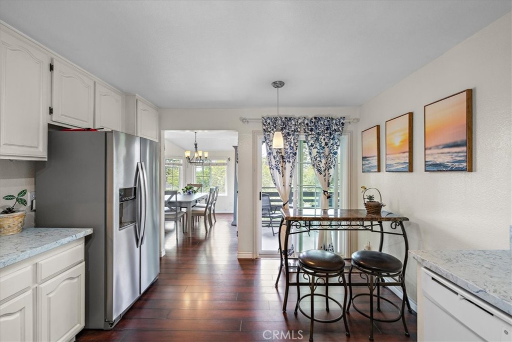1083 Lakeview