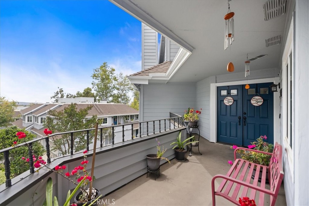 1083 Lakeview