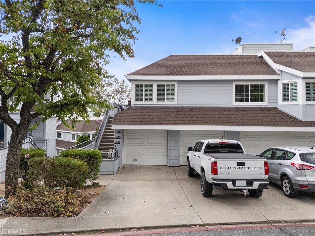 1083 Lakeview