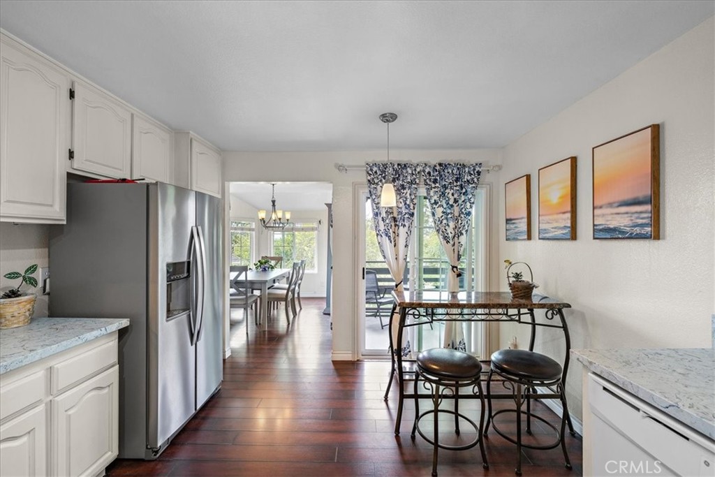 1083 Lakeview